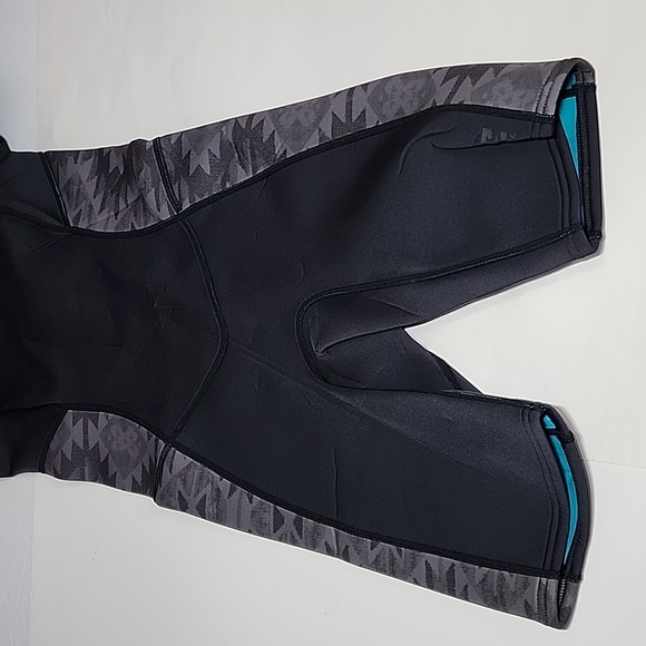 Billabong 2mm Synergy Back Zip Springsuit Short Sleeves Black Wetsuit/ Size 4 - Picture 8 of 13